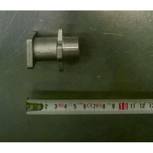 Патрубок на входе газового клапана